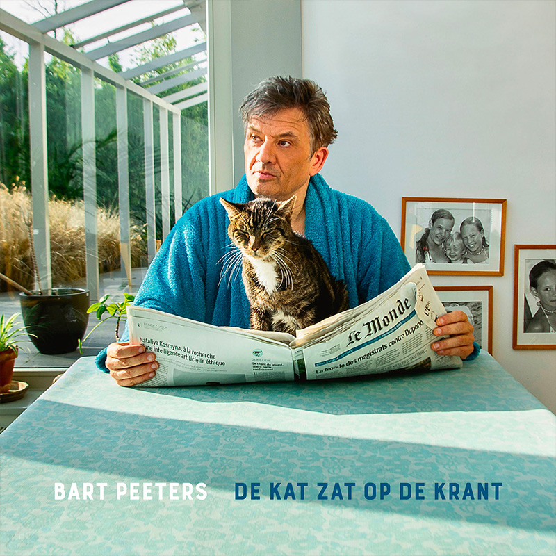 Album cover van "De kat zat op de krant"  , door Bart Peeters